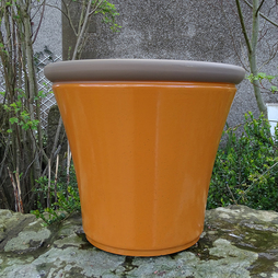 Davenport Garden plastic plant pot Garden Plater Amber